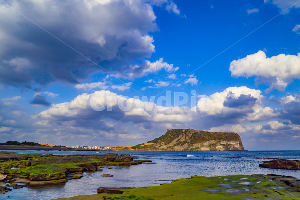 성산일출봉,제주,광치기해변,구름,해안,퇴적암,천연기념물제420호,서귀포시,바다,한국자연풍경,한국자연경관,korea,nature,landscape,해변,제주도,jeju,jejuisland,자연,풍경,nature,landscape,한국자연풍경,한국자연경관,korea nature landscape,제주도,jeju,jeju island,land,땅,outdoors,옥외,water,물,sea,ocean,대양,shoreline,해안선
