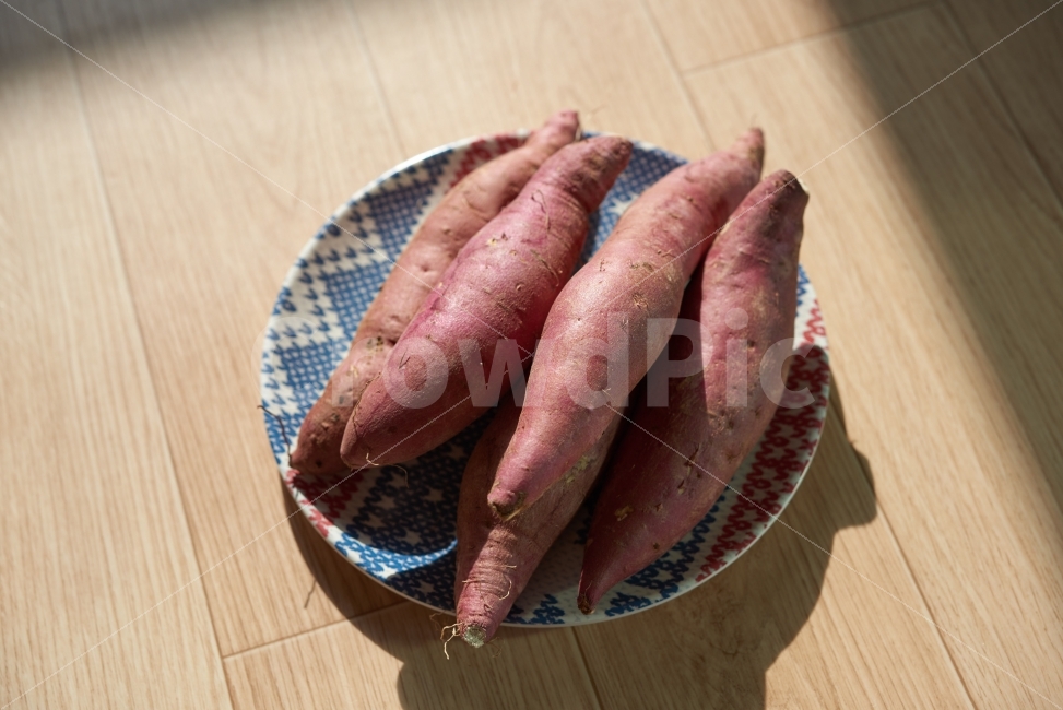 고구마,음식,접시,식품,건강식,일본,재배,농업,농사,수확,영조시대,기후,전국,중국,인도네시아,브라질,찜,구이,튀김,식이섬유소,포만감,음식,식재료,요리,food,cook,meal,dishes,food reserves