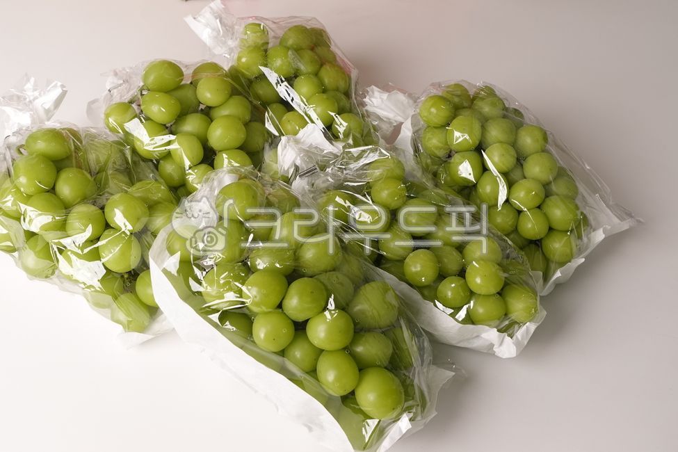 bunch of grapes,fruit,Grape cluster packaging,grape,food,fruit packaging,Shine Muscat,Shine Musket,green grape,green fruit,grapes