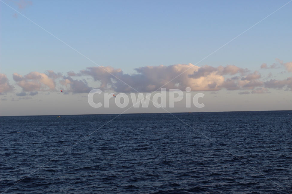 하늘,구름,해안선,바다,파랑,blue,sky,모험,adventure,cloud,sea,day,ship,shoreline,자연,풍경,nature,landscape,leisure activities,레저 활동