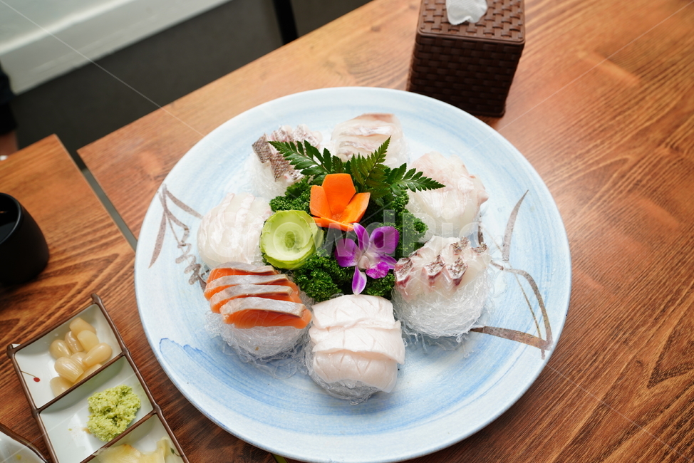 회,생선,안주,술안주,안주거리,음식,fish,날것,접시,먹거리,food,음식,식재료,요리,food,cook,meal,dishes,food reserves,일식,일본음식,일본요리,Japanese food,Japanese dishes,Japanese meal,Japanese cook