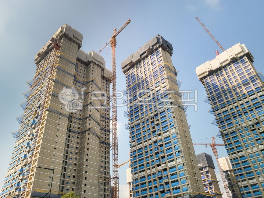 건설,건축,아파트,고층빌딩,고층건물,건물,고층아파트,아파트단지,재건축,재개발,프로젝트파이낸스,공사,주택,안전,신축,신축아파트,부동산,부동산투자,부동산금융,부동산시장,공사장,건설경기,건설투자,새집,주거,분양,건설업,산업,타워크레인,마천루,콘크리트,개발,타워,구조,도시,외관,건설크레인,건축물