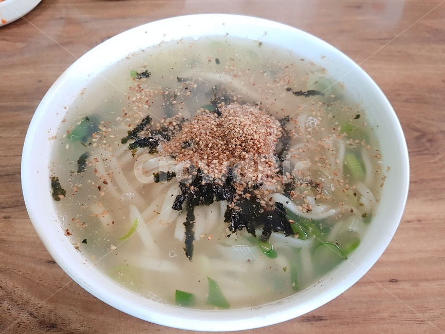 칼국수,음식,한국음식,시장음식,면류,음식,식재료,요리,food,cook,meal,dishes,food reserves,면류,면요리,noodles,한식,한국음식,한국요리,korean food,korean dishes,korean meal,korean cook
