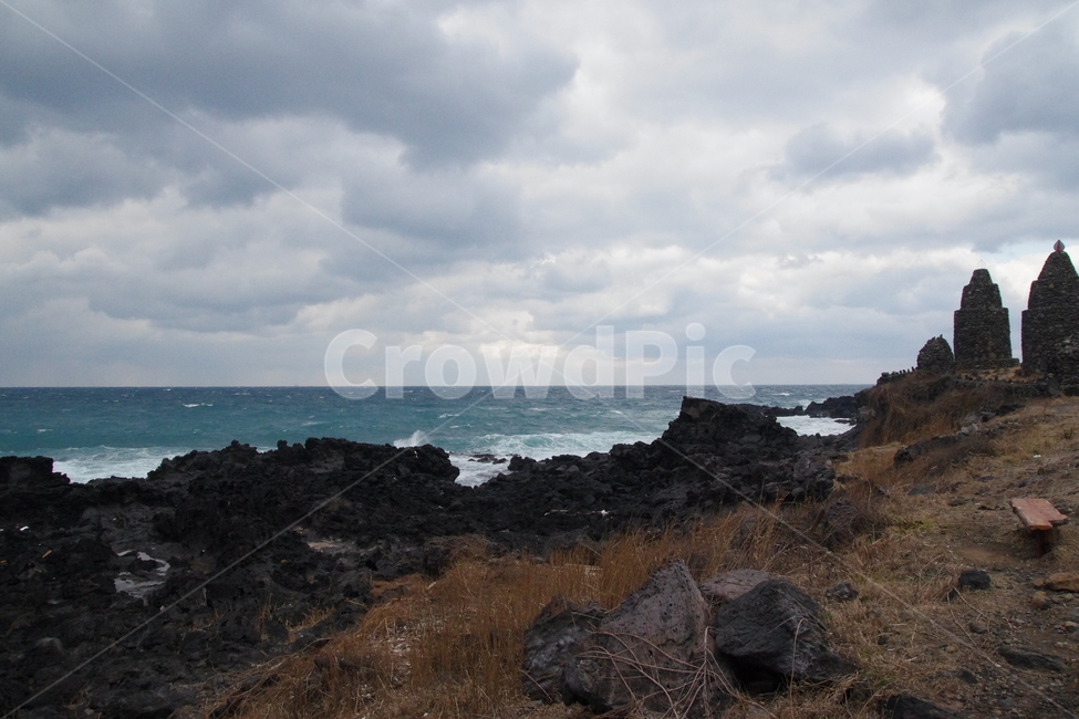 애월바다,제주도,구름낀하늘,겨울제주도,파도,자연,풍경,nature,landscape,한국자연풍경,한국자연경관,korea nature landscape,제주도,jeju,jeju island,promontory,곶,outdoors,옥외