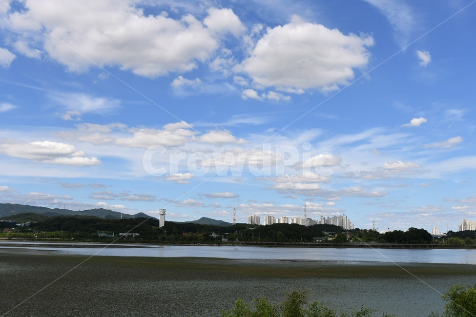 하늘,구름,청명,가을하늘,푸른하늘,파란하늘,도시,풍경,city,landscape,nature,자연,outdoors,옥외,weather,날씨,cloud,cumulus,적운,sky