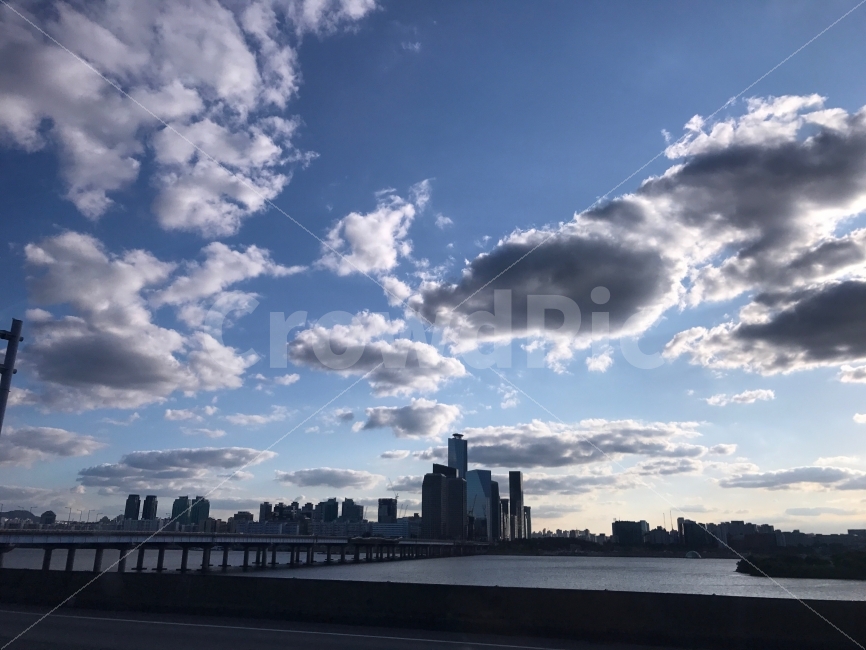 서울한강,가을,강변북로,아름다운서울,63,도시,풍경,city,landscape,한국도시풍경,한국도시경관,korea cityscape,nature,자연,outdoors,옥외,weather,날씨,sky,하늘,cumulus,적운,cloud,구름
