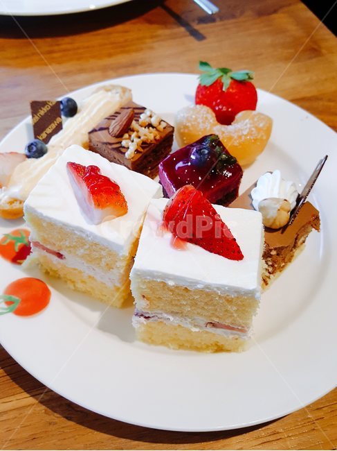 케이크,디저트,케이크뷔페,딸기케이크,dessert,cake,음식,식재료,요리,food,cook,meal,dishes,food reserves,디저트,간식,후식,dessert,snack