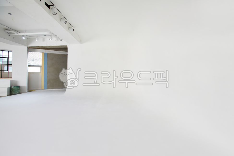 studio,shooting space,white background,white floor,rentalstudio,space,interior,whitebackground,horizon,picturestudio,indoor interior,Rental Studio,Horizon,Horizant,floor,shootingspace,photo studio