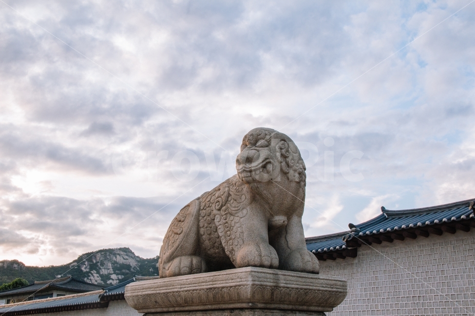 경복궁,해치,서울,궁궐,광화문,전통,기와,korea,landmark,korealandmark,조각상,동상,석상,조형물,statue,bronze statue,stone statue,랜드마크,landmark,tourist attraction,한국전통,한국문화,korean traditional,korean culture