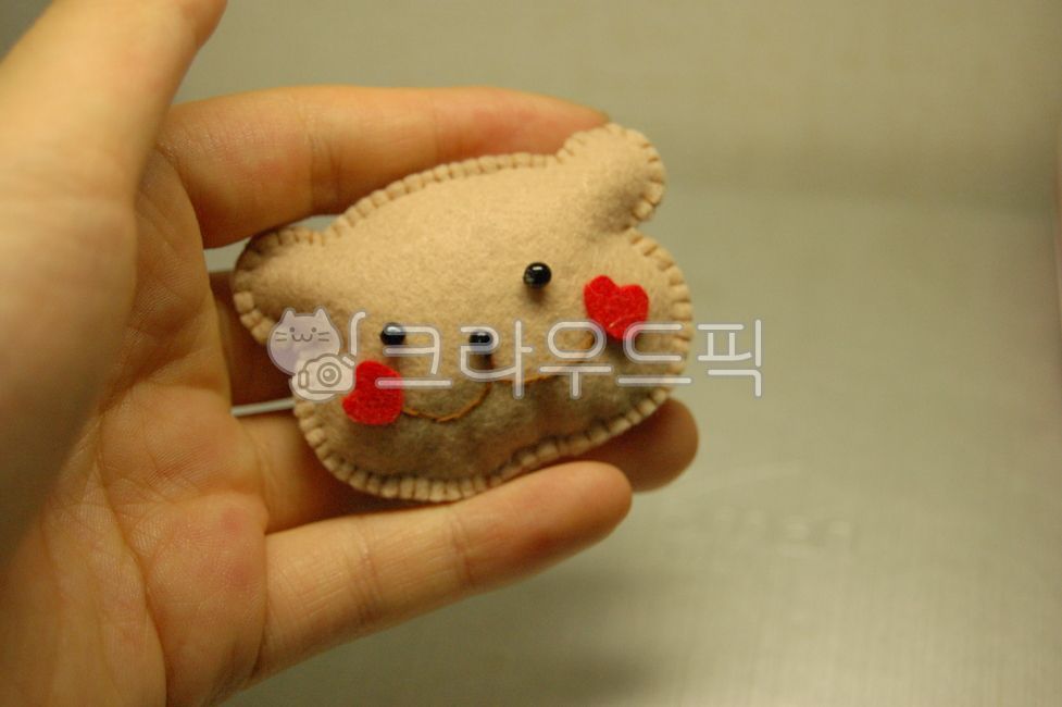 finger,Key ring,doll,Teddy bear,bear,heart