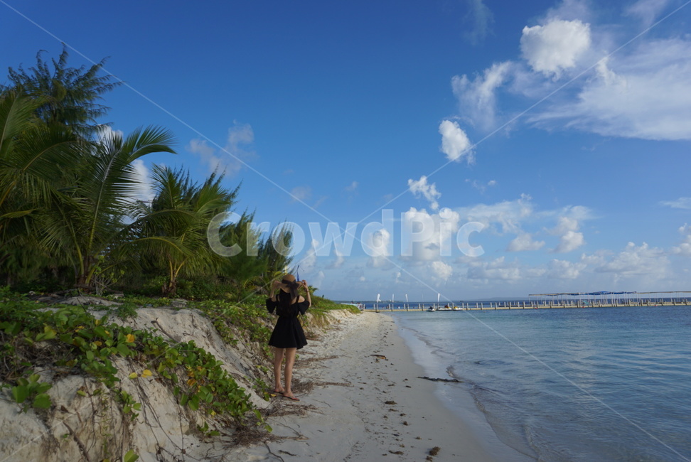 바다,사이판,여행,해변,뒷모습,여자,beach,saipan,마나가하섬,managaha,vacation,여성,사람,푸른바다,lady,trip,휴가,밀짚모자,해외여행,모래,하늘,원피스,구름,휴양지,바닷가,여름,summer