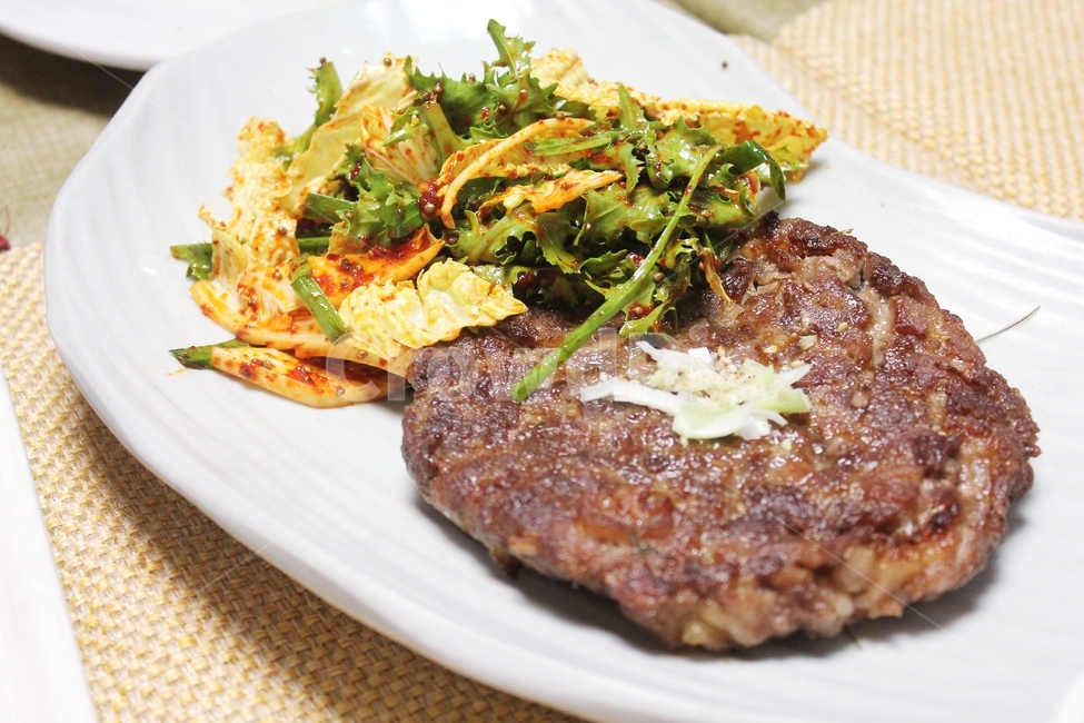 떡갈비,한정식,전통음식,고기,반찬,음식,식재료,요리,food,cook,meal,dishes,food reserves,육류,고기,meat,한식,한국음식,한국요리,korean food,korean dishes,korean meal,korean cook