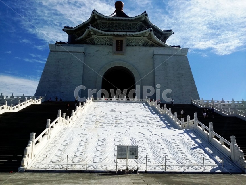 대만,타이페이,중정기념당,고궁,궁,맑은,파란,하늘,랜드마크,landmark,tourist attraction,해외,외국,세계,foreign,oversea,world,세계랜드마크,해외랜드마크,외국랜드마크,world landmark,world tourist attraction,건축물,건물외관,exterior,building,structure,architecture,construction,건물