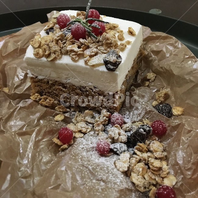 카페,디저트,케이크,플레이팅,커피,열매,berry,디저트,간식,후식,dessert,snack