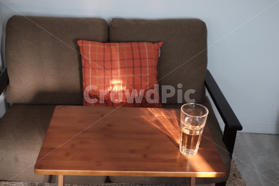 실내인테리어,소품,쇼파,furniture,가구,pillow,쿠션,거실,livingroom,방,room,물컵,table