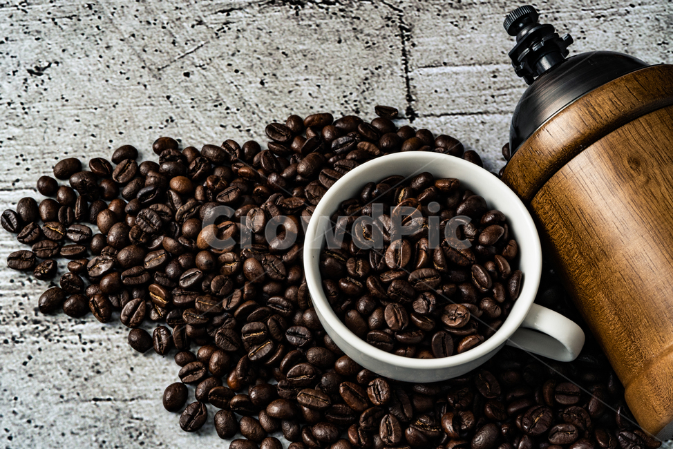 커피,아메리카노,커피원두,원두커피,카페,원두,테이블,머그잔,머그,커피잔,커피용품,커피머신,커피그라인더,커피드리퍼,커피포트,커피메이커,원두가루,로스팅원두,티테이블,빈티지,배경이미지,커피배경,합성이미지,합성용이미지,커피,카페,coffee,cafe,연출,컨셉,콘셉,direction,concept