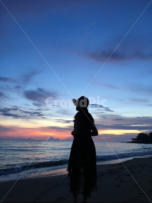 silhouette,실루엣,노을,해변,여자실루엣,저녁해변,sunset,beach,해변,바다,beach,sea,사람,인물,인간,human,person,여성,여자,woman,female,lady,실루엣,그림자,silhouette,shadow,인물실루엣,사람실루엣,character silhouette,human silhouette