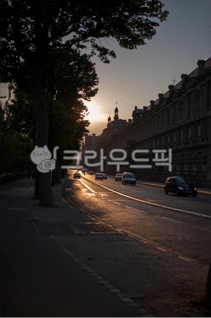 paris,distance,Louvre Museum,france,seine