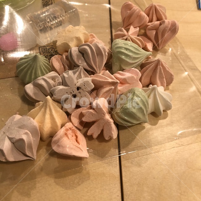 머랭쿠키,사탕,달달한,디저트,바삭,카페