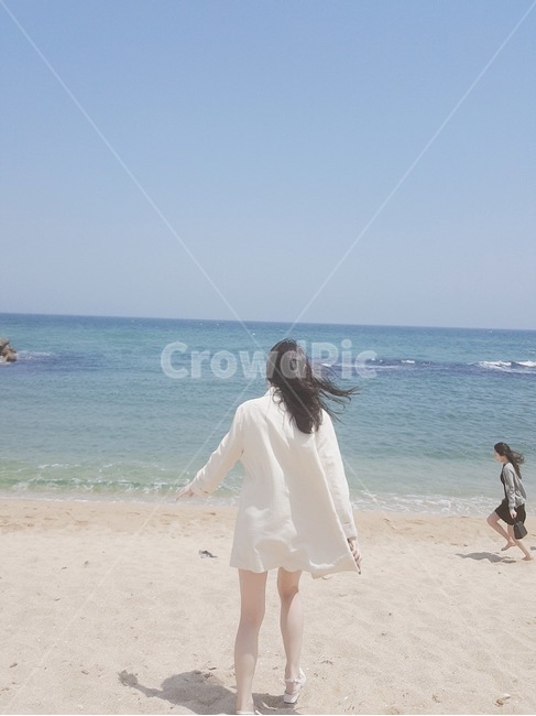 여행,동해,해변,바다,모래사장,모래,산책,여자,해변,바다,beach,sea,사람,인물,인간,human,person,여성,여자,woman,female,lady,여행,휴가,traveling,vacation,trip