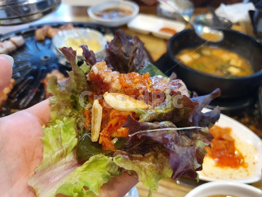 쌈,야식,고기,삼겹살,고기쌈,쌍추쌈