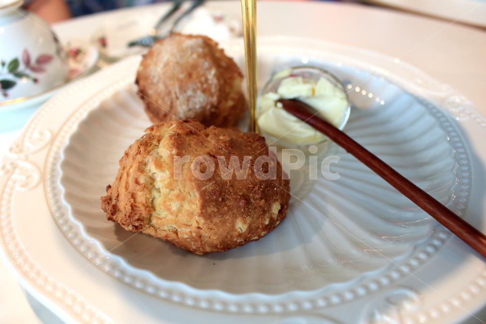 스콘,애프터눈티,버터,티타임,빵,카페,scone,케이크,cake,teatime,bread,afternoontea,butter,평온한,여유로운,느긋한,맛있는,디저트,cafe,relaxation,음식,식재료,요리,food,cook,meal,dishes,food reserves,빵,bread,디저트,간식,후식,dessert,snack