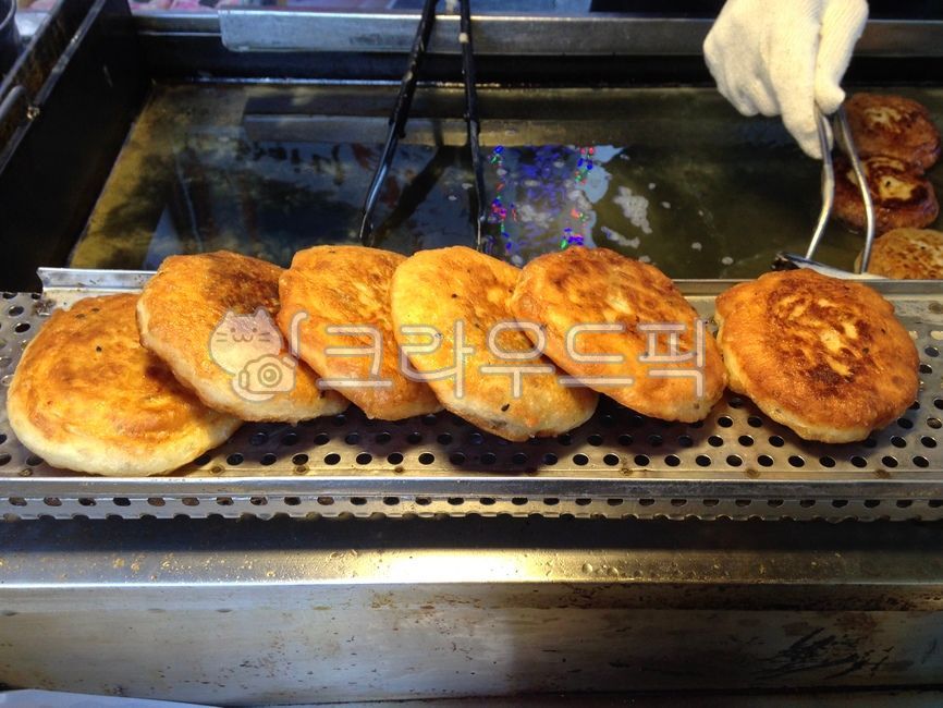 부산 씨앗호떡 (Busan Seed Hotteok)