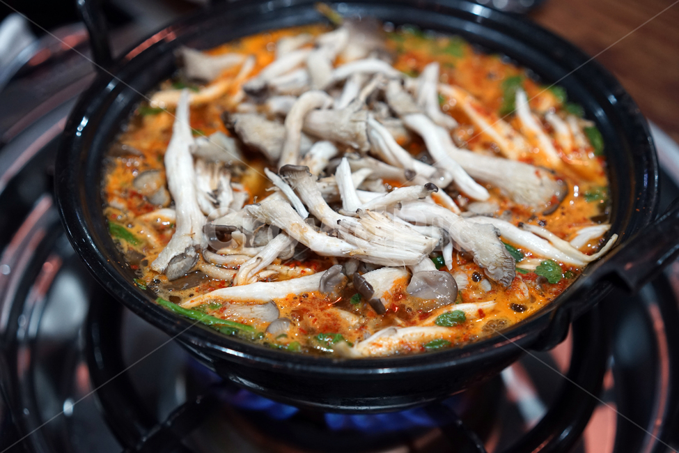 음식,한식,전골,찌개,샤브샤브,요리,국물,버섯,음식,식재료,요리,food,cook,meal,dishes,food reserves,한식,한국음식,한국요리,korean food,korean dishes,korean meal,korean cook