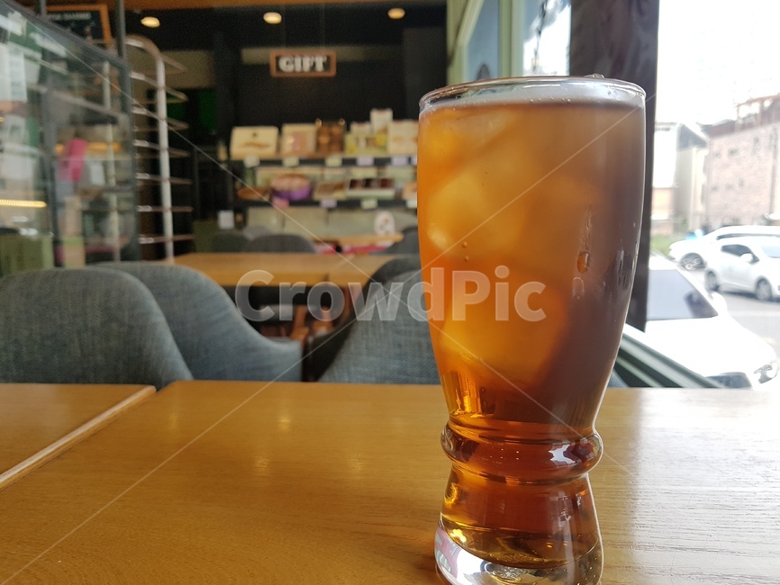 여름,아이스커피,아이스티,얼음,유리컵,커피숍,테이블