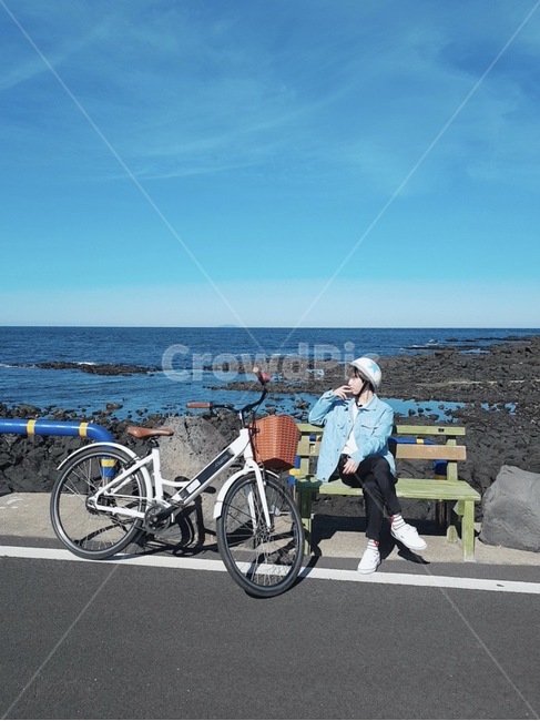차량,bicycle,transportation,교통,bike,자전거,헬멧,해안가,해안도로,사람,person,인간,human
