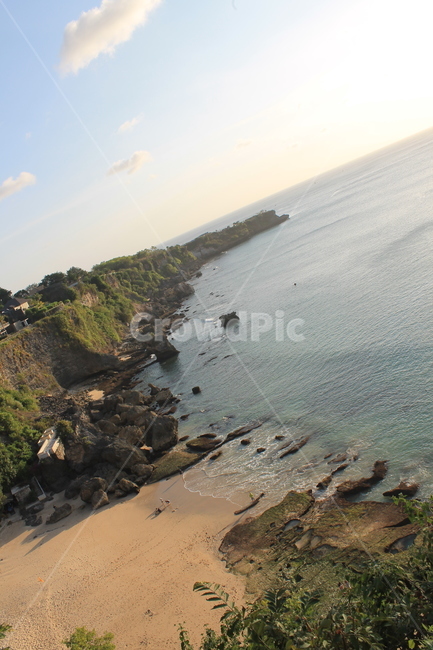 인도네시아,발리,쿠부,해변,비치,indonesia,bali,beach,하늘,푸른하늘,파란하늘,blue,bluesky,cliff,절벽,낭떠러지,절벽해안,outdoors,옥외,nature,자연,shoreline,해안선,water,물,ocean,대양,sea,바다,곶,promontory,coast,연안,자연,풍경,nature,landscape,해변,바다,beach,sea,land,땅