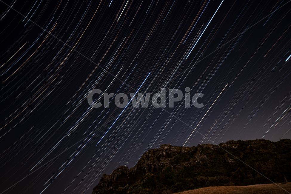 nature,자연,outdoors,outerspace,universe,우주,astronomy,천문학,night,밤,별이빛나는하늘,starrysky,별,별궤적,성산일출봉,제주도,야경,밤,풍경,nightscape,night,landscape