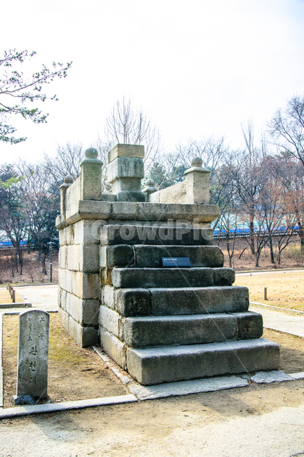 창경궁,궁궐,서울,세계문화유산,관천대,한국전통,한국문화,korean traditional,korean culture,조각상,동상,석상,조형물,statue,bronze statue,stone statue
