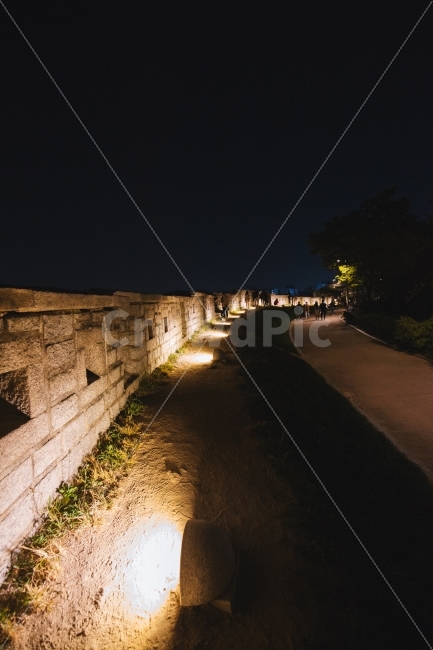 서울,낙산공원,야경,불빛,감성,야경,밤,풍경,nightscape,night,landscape,한국전통,한국문화,korean traditional,korean culture,bunker,벙커,building,건물