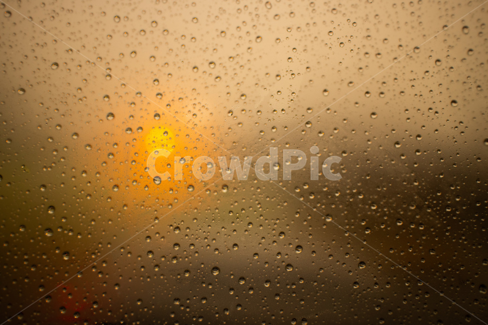 빗방울,유리창,비,창문,물방울,날씨,weather,비오는날,송글송글,waterdrop,raindrop,glass,따뜻한,warm,해질녘,저녁,늦은오후,해,태양,sun,sunset,노을,주황,orange,비,비오는날,rain,rainy