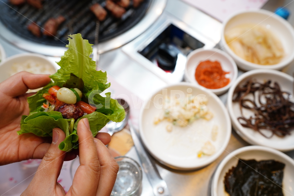 고기,돼지,음식,푸드,안주,식사,먹거리,목살,육식,육류,안주거리,불판,모임,디너,먹방,구이,음식,식재료,요리,food,cook,meal,dishes,food reserves,육류,고기,meat,한식,한국음식,한국요리,korean food,korean dishes,korean meal,korean cook
