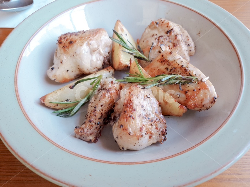 food,닭요리,닭,치킨,감자,요리,dish,meal,식사,chicken,포테이토,로즈마리