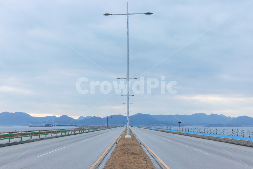 road,도로,highway,고속도로,freeway,길,구름,cloud,하능,sky,산,blue,군산,가로등,자유,free,아스팔트