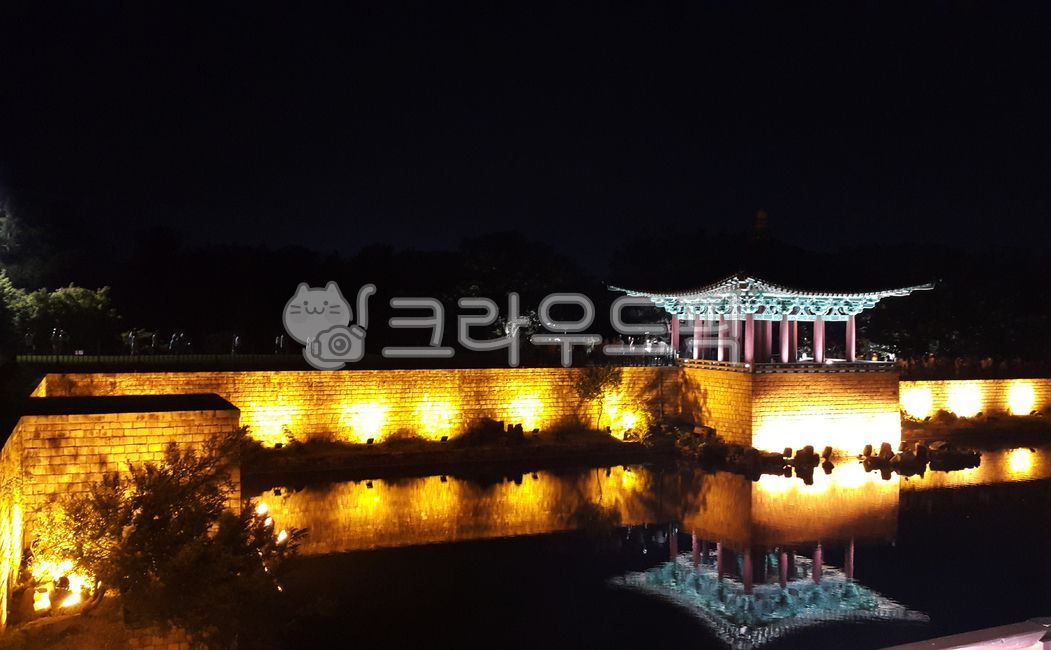 night view,Anapji Pond,Donggung Palace and Wolji Pond,historic sites,cultural assets,Silla period,tradition,Gyeongju,Korea