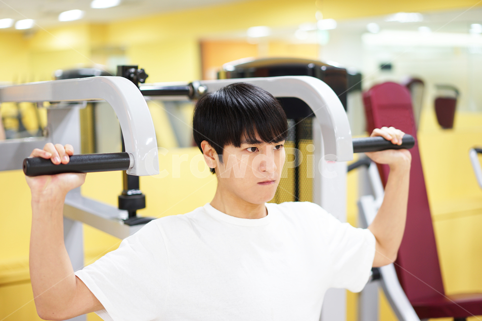 운동,남자,체조,스트레칭,체력단련,헬스,헬스장,자기관리,피트니스,몸관리,운동기구,근력운동,무산소운동,유산소운동,다이어트,health,gym,fitness,diet,man,stretching,트레이닝,남성,사람,인물,인간,human,person,얼굴표정,facial expression,face,남성,남자,man,male,건강,헬스웨어,헬스케어,healthware,health care