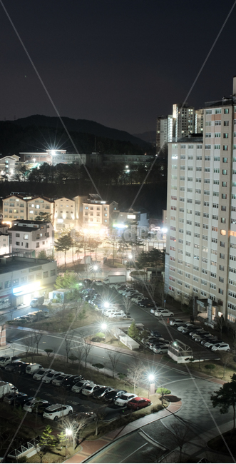 동네,아파트,야간,빛갈라짐,아파트단지,야경,밤,풍경,nightscape,night,landscape,도시,city,한국도시풍경,한국도시경관,korea cityscape,경치,outdoors,옥외,nature,자연,scenery