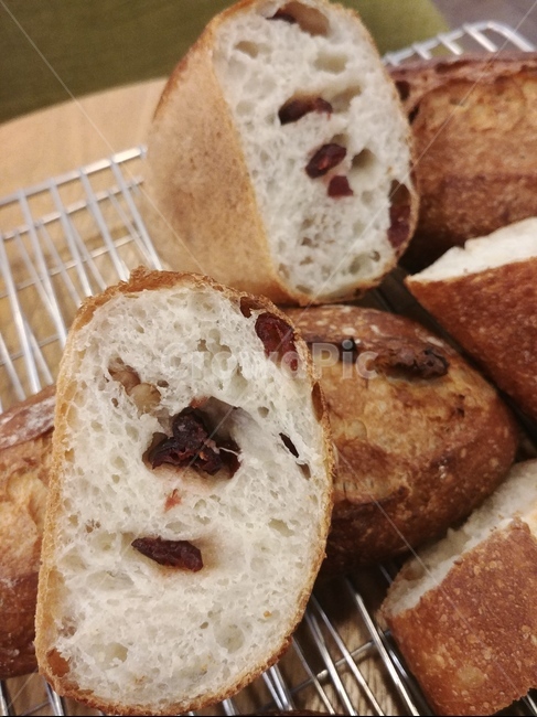 음식,빵,천연발효빵,바게트,크렌베리깜빠뉴,음식,식재료,요리,food,cook,meal,dishes,food reserves,빵,bread