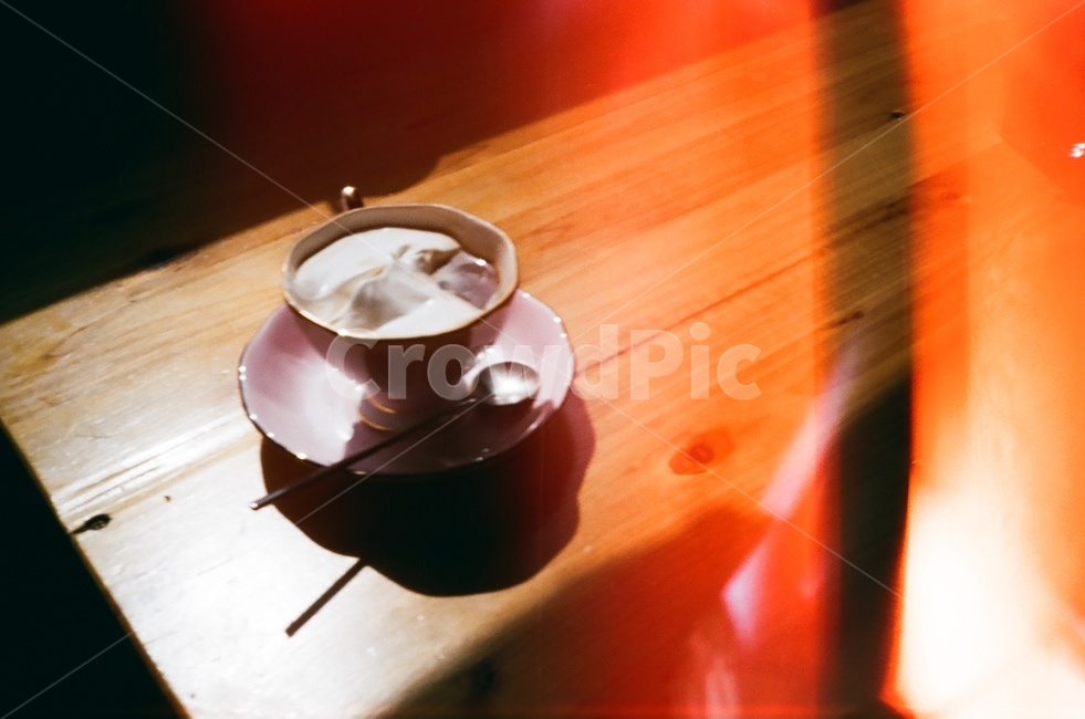 필름사진,커피,카페,비엔나커피,빛,커피,카페,coffee,cafe,감성,sensible,feeling,휴식,힐링,rest,relaxation,healing,색깔,색상,색채,색감,color sense,color sensitivity,feeling of color
