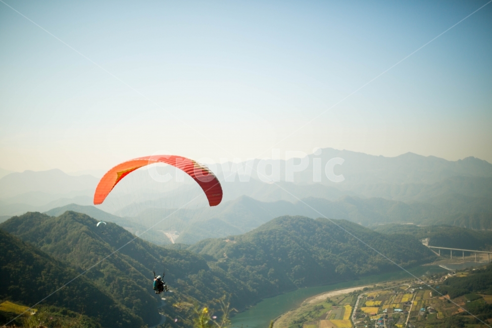 비행,패러글라이딩,창공,하늘,비상,paragliding,fly,sky,대한민국,방방곡곡,날다,하늘을날다,떠오르다,자연,풍경,nature,landscape,한국자연풍경,한국자연경관,korea nature landscape,사람,인물,인간,human,person,스포츠,레저,운동,sports,leisure,exercise,감성,sensible,feeling,leisure activities,레저 활동,adventure,모험,gliding,활공