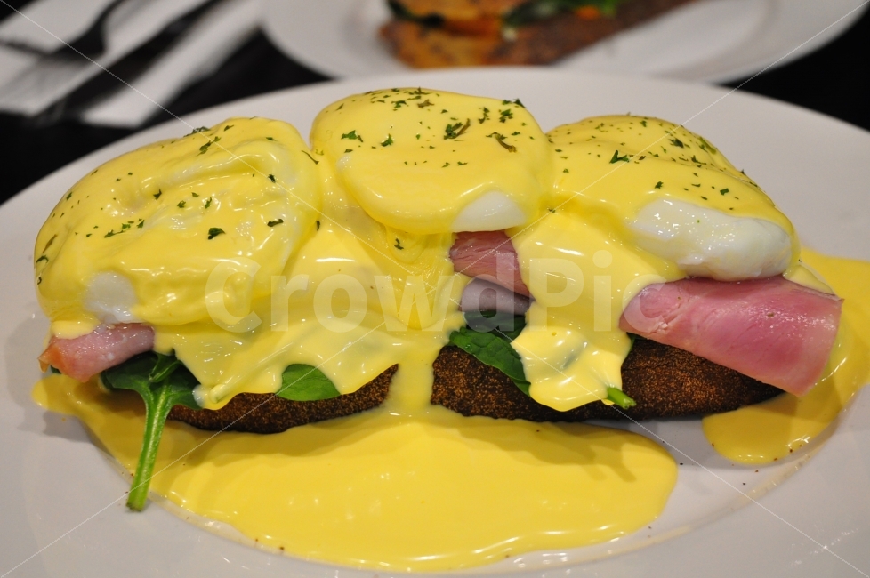 음식,카페,계란,수란,토스트,빵,시금치,햄,소스,에그베네딕트,food,cafe,egg,poached,toasted,bread,spinach,ham,sauce,음식,식재료,요리,food,cook,meal,dishes,food reserves,양식,서양음식,서양요리,western food,western dishes,western meal,western cook