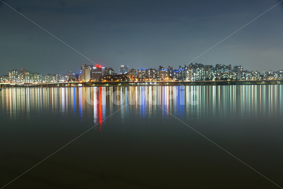 한강,야경,불빛,조명,도심,도시,도심야경,도시야경,야경,밤,풍경,nightscape,night,landscape,건축물,건물외관,exterior,building,structure,architecture,construction,water,물,waterfront,워터 프론트,outdoors,옥외