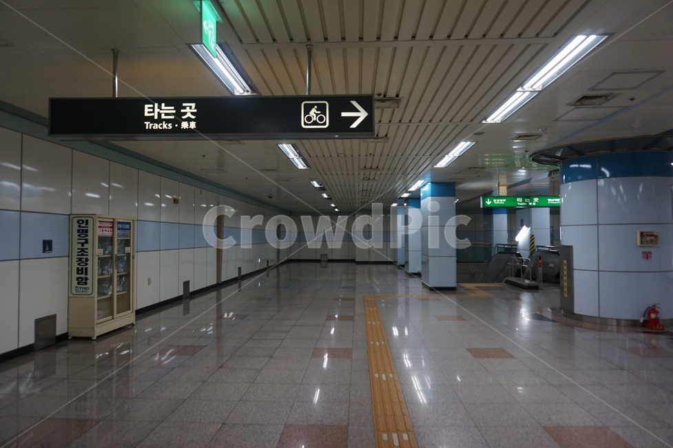 지하철,대중교통,타는곳,표지판,타러가는곳,교통,교통수단,traffic,transportation
