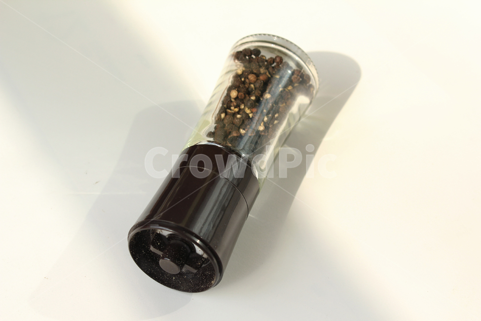 black,bottle,brown,cooking,dry,food,glass,gourmet,pepper,peppercorn,seeds,spice,흰배경,spicy,white,검은색,블랙,검정,병,유리,유리병,갈색,브라운,요리,음식재료,음식,후추,후추가루,후추병,향신료,매운,식재료,그림자,사물,물건,오브젝트,thing,object,matter,누끼,remove background