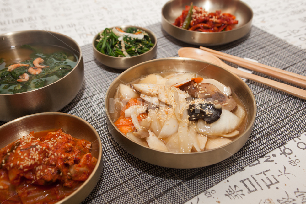 한식,음식,반찬,food,한국음식,먹거리,koreanfood,sidedishes,나물,국,김치,soup,kimchi,식탁,table,한끼,식사,meal,조림,무말랭이,시금치,아침,점심,저녁,breakfast,lunch,dinner,밥상,음식,식재료,요리,food,cook,meal,dishes,food reserves,한식,한국음식,한국요리,korean food,korean dishes,korean meal,korean cook
