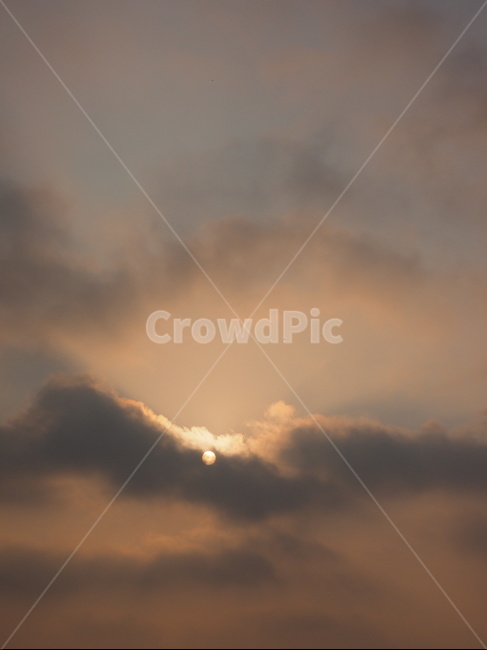 구름하늘,태양,빛,한국,일출,태양빛,자연,화려한,cloudsky,sun,light,korea,sunrise,sunlight,nature,fancy,outdoors,옥외